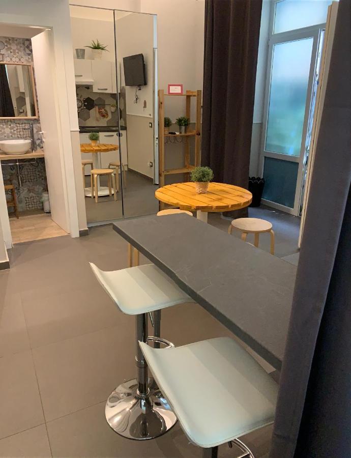 Little Dream Residenza - Napoli Apartment Bagian luar foto